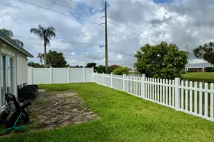 64 Paxford Ln, Boynton Beach, FL 33426 - Photo 23
