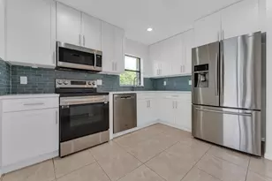 10084 Camelback Ln, Boca Raton, FL 33498 - Photo 5