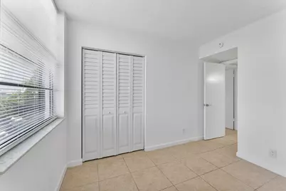 212 Lake Pointe Drive #302, Oakland Park, FL 33309 - Photo 23