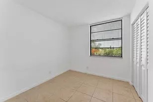 212 Lake Pointe Dr, Oakland Park, FL 33309 - Photo 21