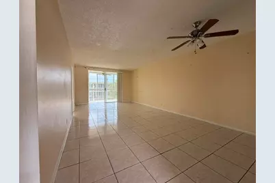 6005 Del Lago Circle, Sunrise, FL 33313 - Photo 3