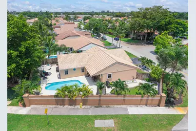 15681 Dover Court, Davie, FL 33331 - Photo 23