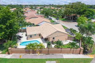 15681 Dover Ct, Davie, FL 33331 - Photo 23