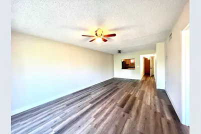 120 Sparrow Drive #Apt 302, Royal Palm Beach, FL 33411 - Photo 5