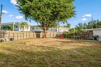 3961 NE 10th Avenue, Oakland Park, FL 33334 - Photo 23