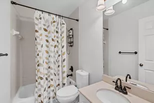 101 Gables Blvd, Weston, FL 33326 - Photo 17