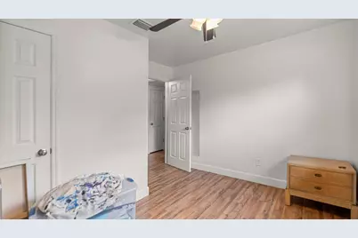 1015 SE 10th Terrace, Gainesville, FL 32601 - Photo 11