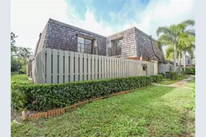 340 S Waverly Place #8b, Vero Beach, FL 32960 - Photo 1