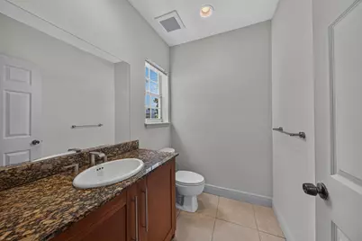 2700 NE 8th Avenue, Wilton Manors, FL 33334 - Photo 11