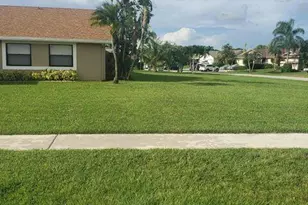 9102 Bedford Dr, Boca Raton, FL 33434 - Photo 5