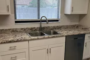 8511 NW 8th St, Pembroke Pines, FL 33024 - Photo 11