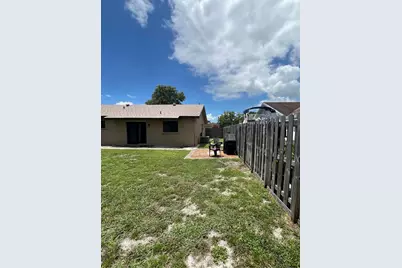 8511 NW 8th Street, Pembroke Pines, FL 33024 - Photo 29