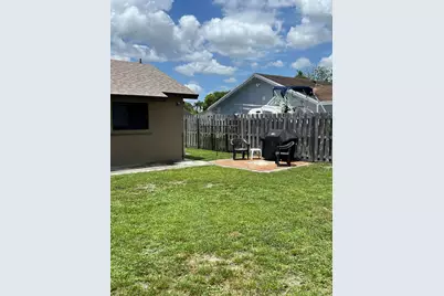 8511 NW 8th Street, Pembroke Pines, FL 33024 - Photo 27