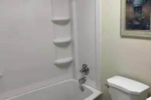 8511 NW 8th St, Pembroke Pines, FL 33024 - Photo 13