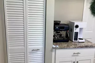 8511 NW 8th St, Pembroke Pines, FL 33024 - Photo 9