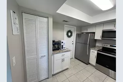 8511 NW 8th Street, Pembroke Pines, FL 33024 - Photo 13
