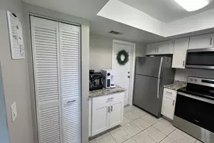 8511 NW 8th St, Pembroke Pines, FL 33024 - Photo 13