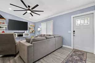 202 Elaine Cir W, West Palm Beach, FL 33409 - Photo 5
