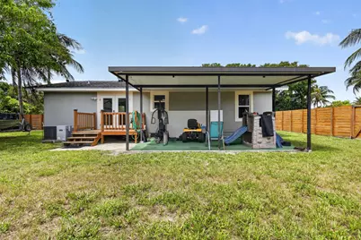 202 Elaine Circle W, West Palm Beach, FL 33409 - Photo 33