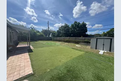 330 NW 38th Street, Deerfield Beach, FL 33064 - Photo 11