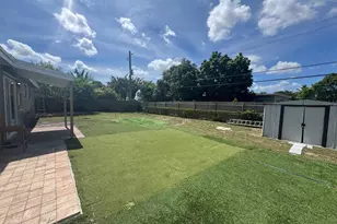 330 NW 38th St, Deerfield Beach, FL 33064 - Photo 11