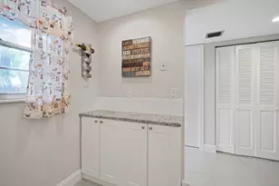 100 Berkley Rd, Hollywood, FL 33024 - Photo 7