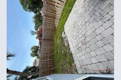 1933 NW 99th Avenue, Pembroke Pines, FL 33024 - Photo 9