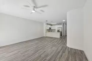 560 St Tropez Ln, Margate, FL 33068 - Photo 11