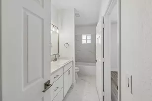 560 St Tropez Ln, Margate, FL 33068 - Photo 21