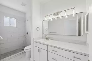560 St Tropez Ln, Margate, FL 33068 - Photo 17