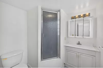 660 Tennis Club Drive #303, Fort Lauderdale, FL 33311 - Photo 11