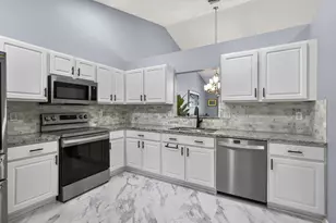 10469 Pelican Dr, Wellington, FL 33414 - Photo 15