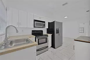 1114 NW 39th St, Miami, FL 33127 - Photo 3