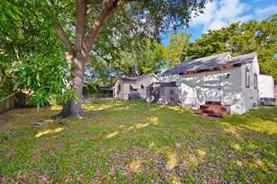 1114 NW 39th St, Miami, FL 33127 - Photo 13