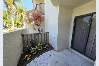5577 Courtyard Drive, Margate, FL 33063 - Photo 9