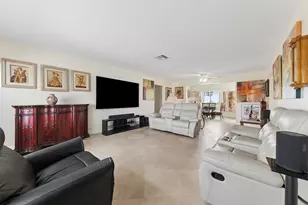 709 SW 15th St, Boynton Beach, FL 33426 - Photo 3