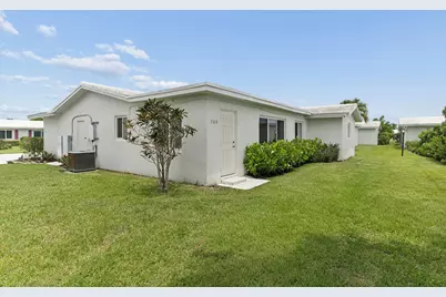 709 SW 15th Street, Boynton Beach, FL 33426 - Photo 11