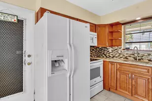 4041 NE 18th Ter, Pompano Beach, FL 33064 - Photo 21