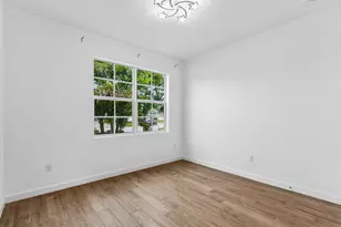 2770 NE Breezeway Cir, Ocean Breeze, FL 34957 - Photo 9