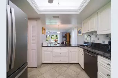 18369 SE Wood Haven Lane #E, Jupiter, FL 33469 - Photo 13