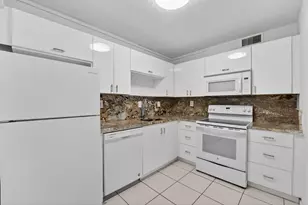 760 SE 2nd Ave, Deerfield Beach, FL 33441 - Photo 11