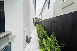 310 SW 9th St, Fort Lauderdale, FL 33315 - Photo 23