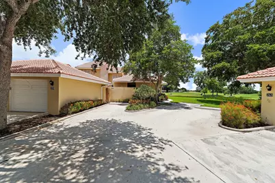 261 Old Meadow Way Way, Palm Beach Gardens, FL 33418 - Photo 1