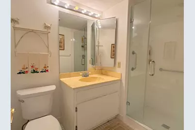 9 Stratford Drive E #B, Boynton Beach, FL 33436 - Photo 11
