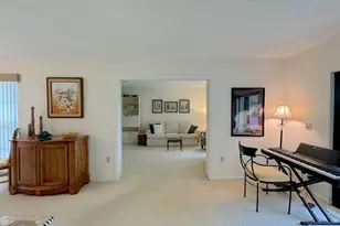 9 Stratford Dr E, Boynton Beach, FL 33436 - Photo 5