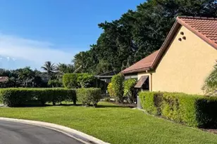 18 Ironwood Way N, Palm Beach Gardens, FL 33418 - Photo 1