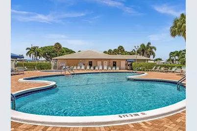 2017 SW Golf Lane #109, Boynton Beach, FL 33426 - Photo 45