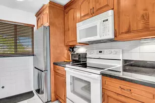 2017 SW Golf Ln, Boynton Beach, FL 33426 - Photo 11
