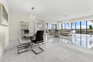 7578 Regency Lake Dr, Boca Raton, FL 33433 - Photo 3