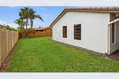 7909 NW 18th Place, Margate, FL 33063 - Photo 25
